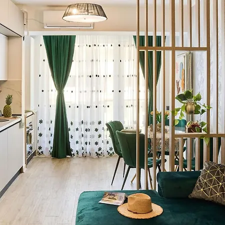 Ademar Luxury Apartment- Spa&pool * מאמאיה