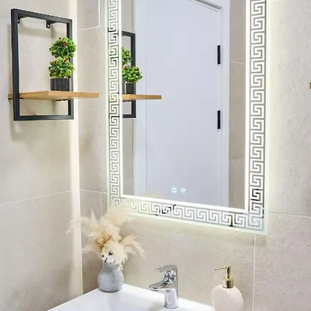 Ademar Luxury Apartment- Spa&pool דירה