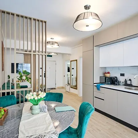 Ademar Luxury Apartment- Spa&pool Apartamento