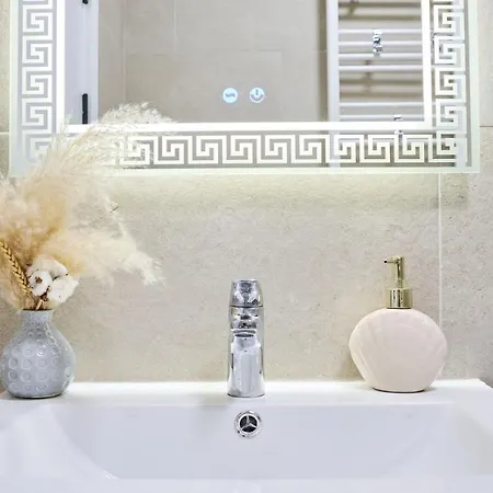 Ademar Luxury Apartment- Spa&pool Apartamento *