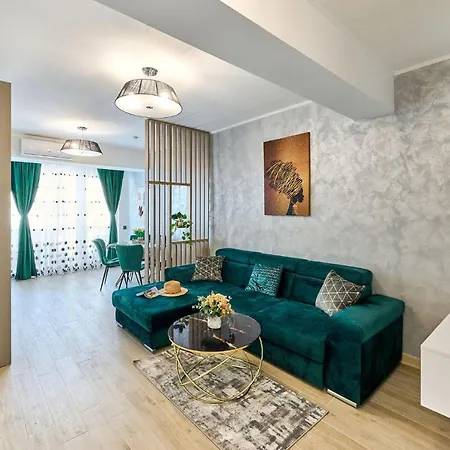 Ademar Luxury Apartment- Spa&pool Apartamento